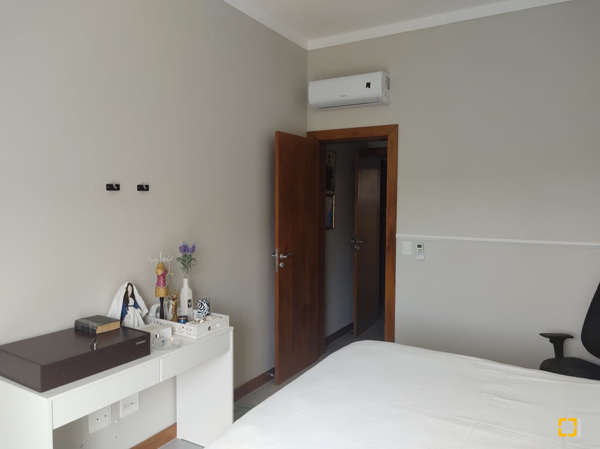 Apartamento com 117m², 5 quartos (sendo 2 suítes), 2 garagens, no bairro Jurerê em Florianópolis