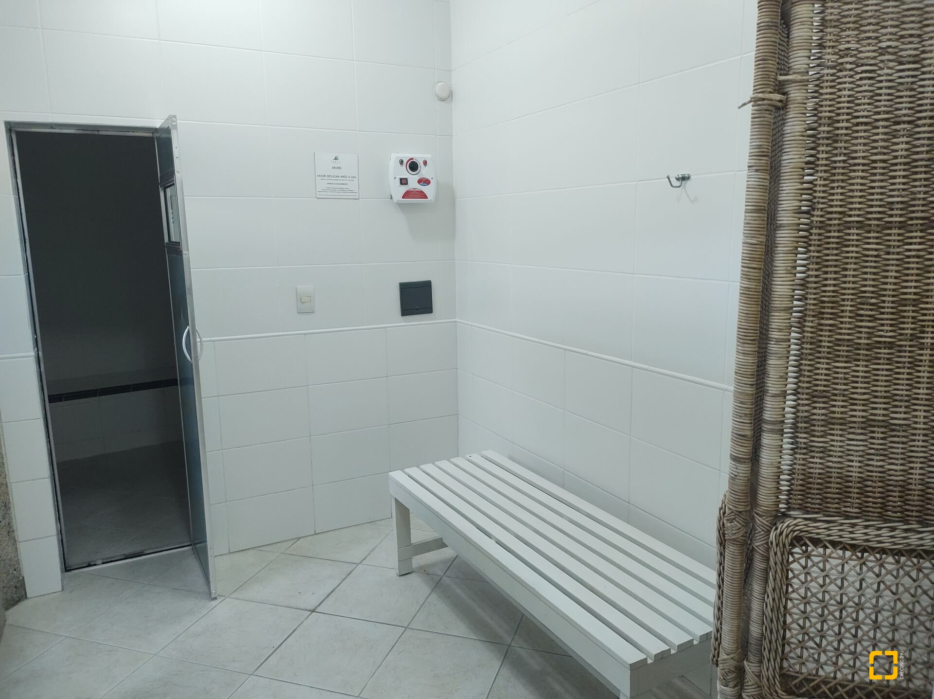 Apartamento com 117m², 5 quartos (sendo 2 suítes), 2 garagens, no bairro Jurerê em Florianópolis