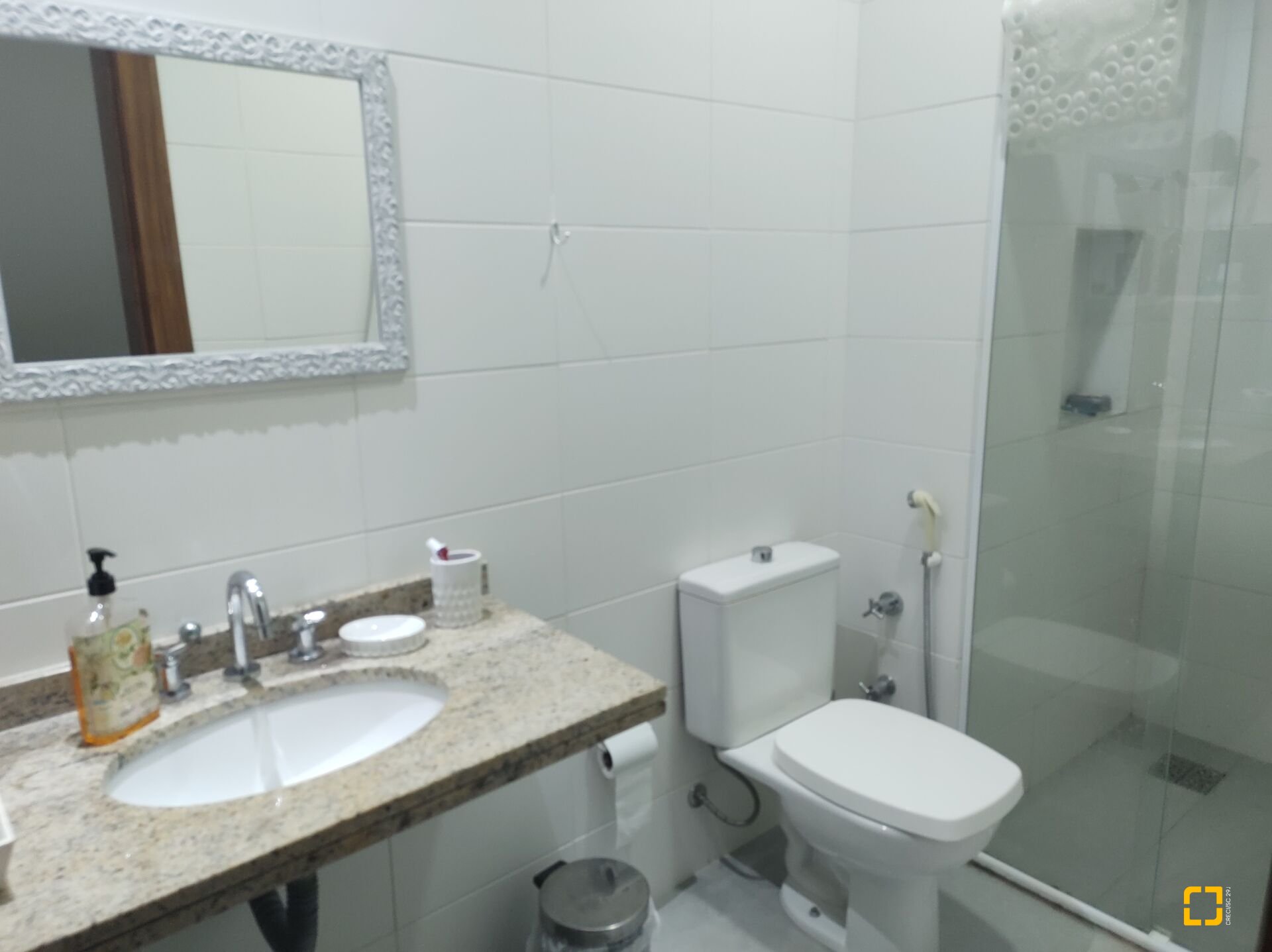 Apartamento com 117m², 5 quartos (sendo 2 suítes), 2 garagens, no bairro Jurerê em Florianópolis