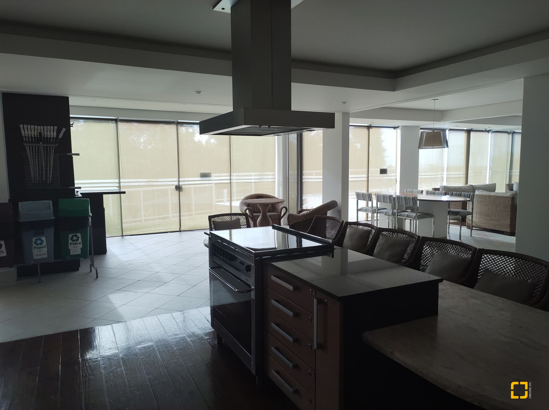 Apartamento com 117m², 5 quartos (sendo 2 suítes), 2 garagens, no bairro Jurerê em Florianópolis