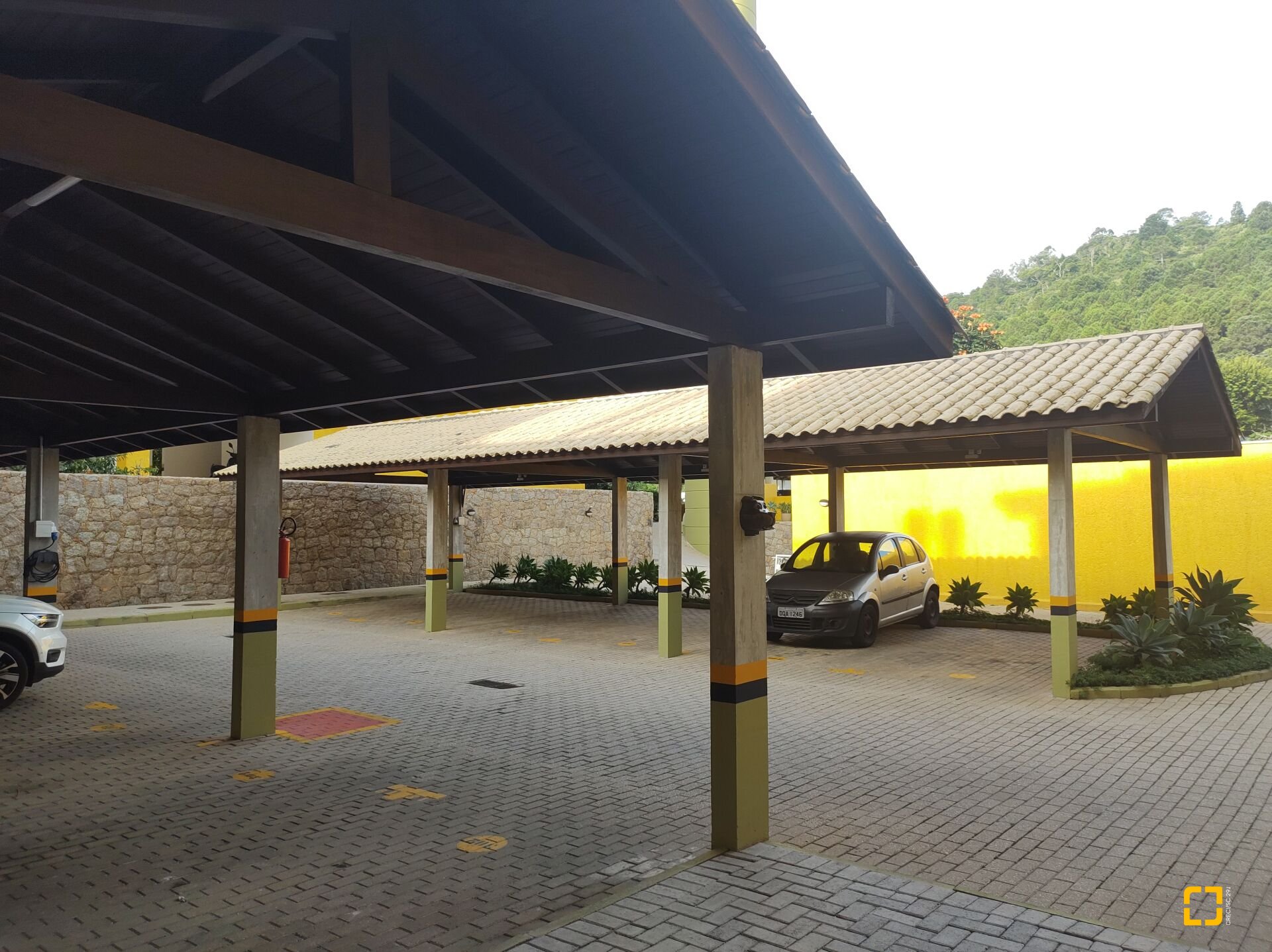 Apartamento com 117m², 5 quartos (sendo 2 suítes), 2 garagens, no bairro Jurerê em Florianópolis
