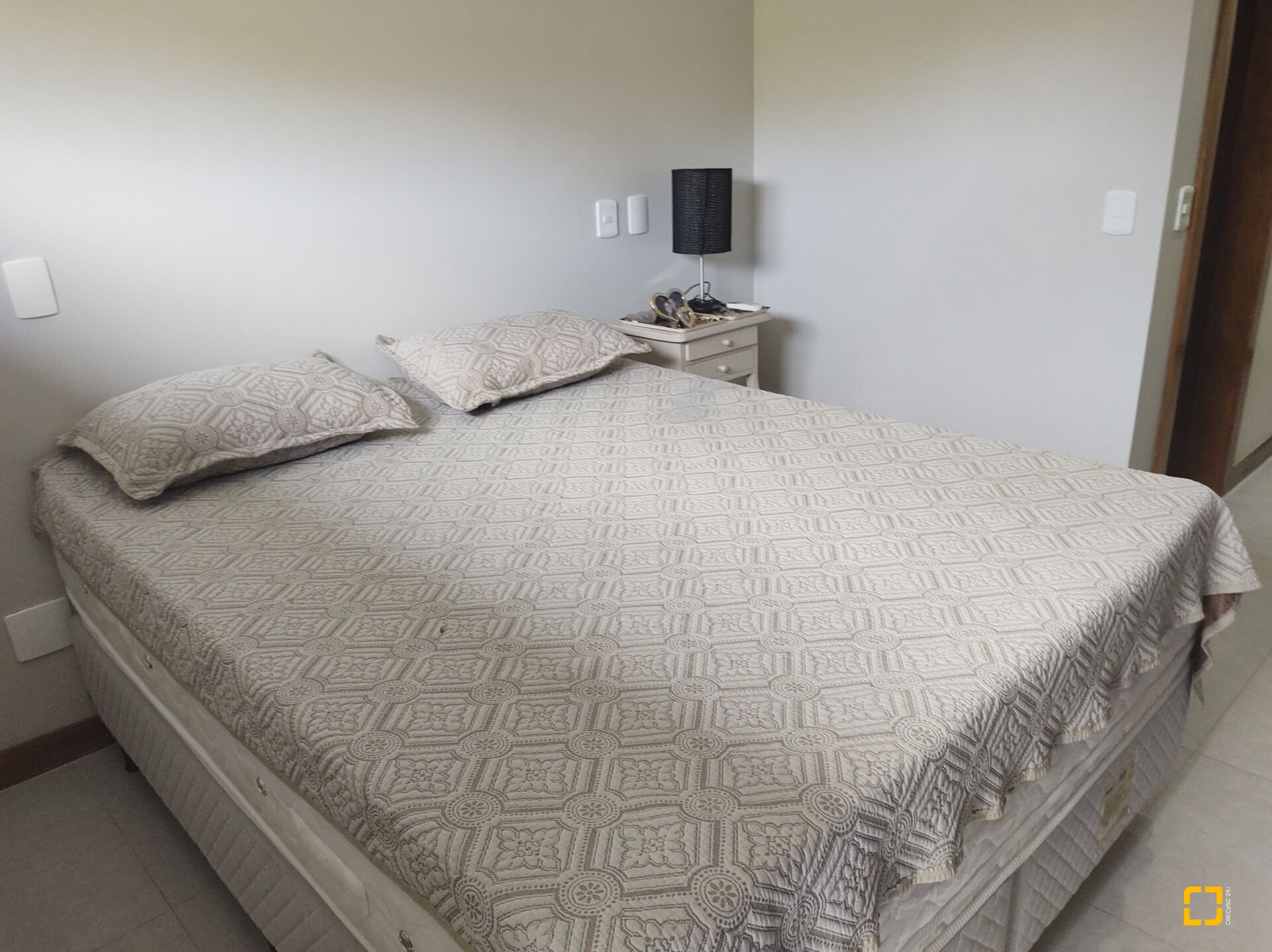 Apartamento com 117m², 5 quartos (sendo 2 suítes), 2 garagens, no bairro Jurerê em Florianópolis