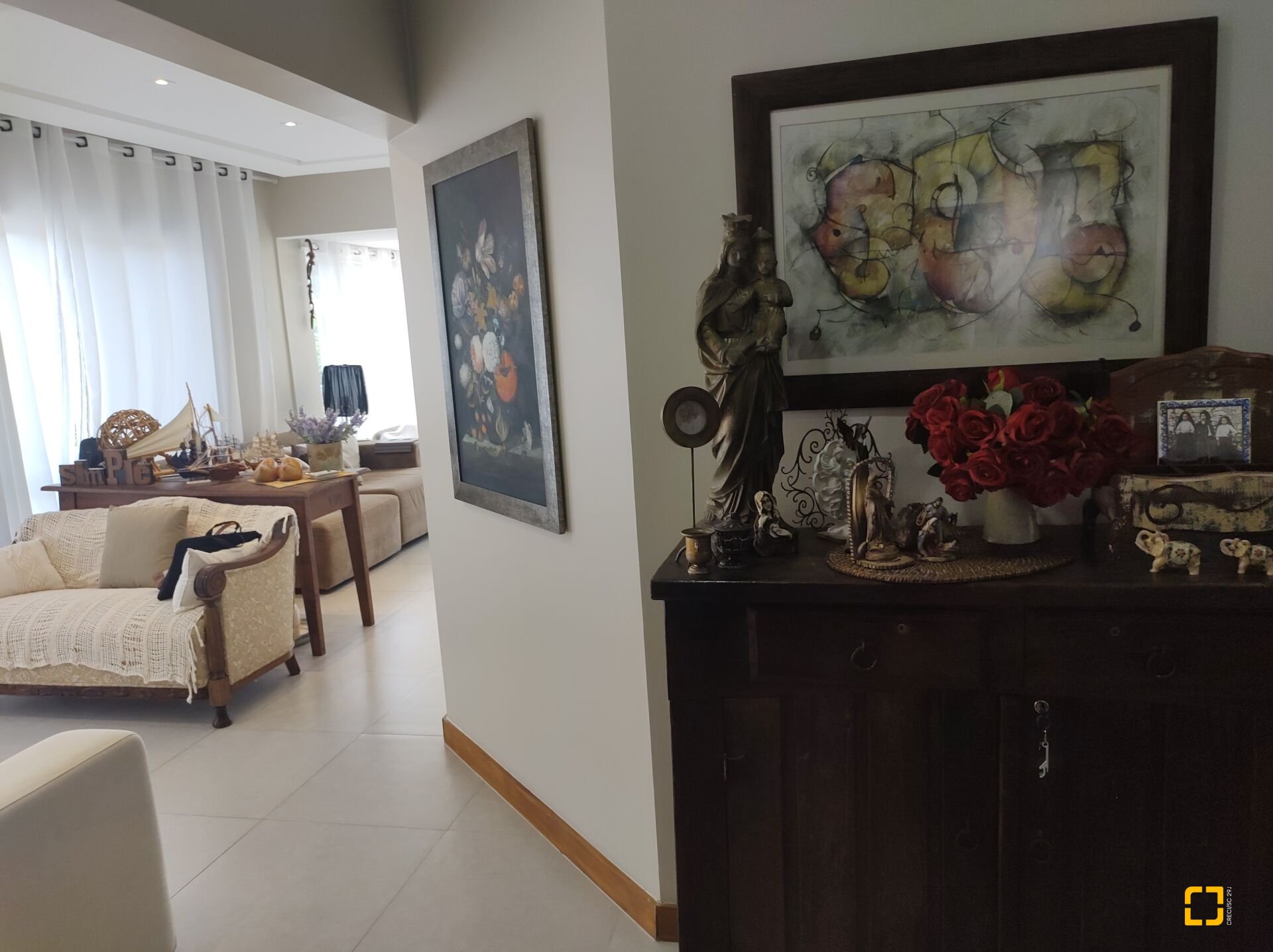 Apartamento com 117m², 5 quartos (sendo 2 suítes), 2 garagens, no bairro Jurerê em Florianópolis