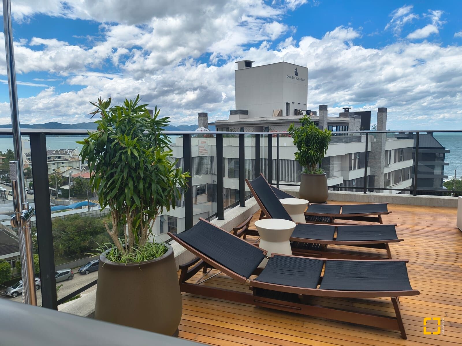 Apartamento com 114m², 5 quartos (sendo 2 suítes), 2 garagens, no bairro Jurerê Internacional em Florianópolis