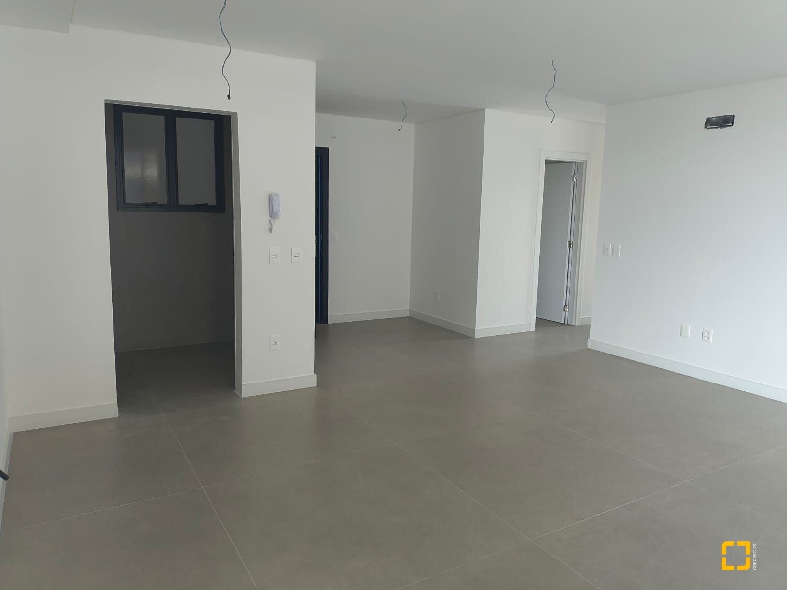 Apartamento com 114m², 5 quartos (sendo 2 suítes), 2 garagens, no bairro Jurerê Internacional em Florianópolis