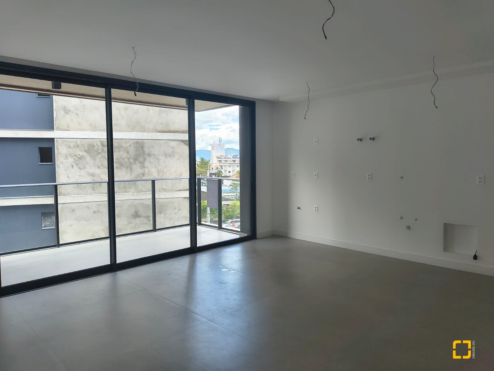 Apartamento com 114m², 5 quartos (sendo 2 suítes), 2 garagens, no bairro Jurerê Internacional em Florianópolis
