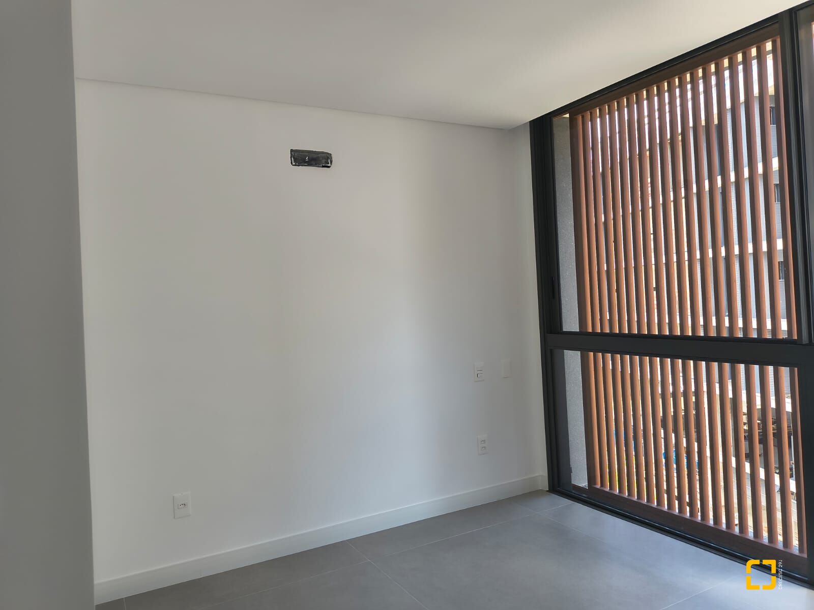 Apartamento com 114m², 5 quartos (sendo 2 suítes), 2 garagens, no bairro Jurerê Internacional em Florianópolis