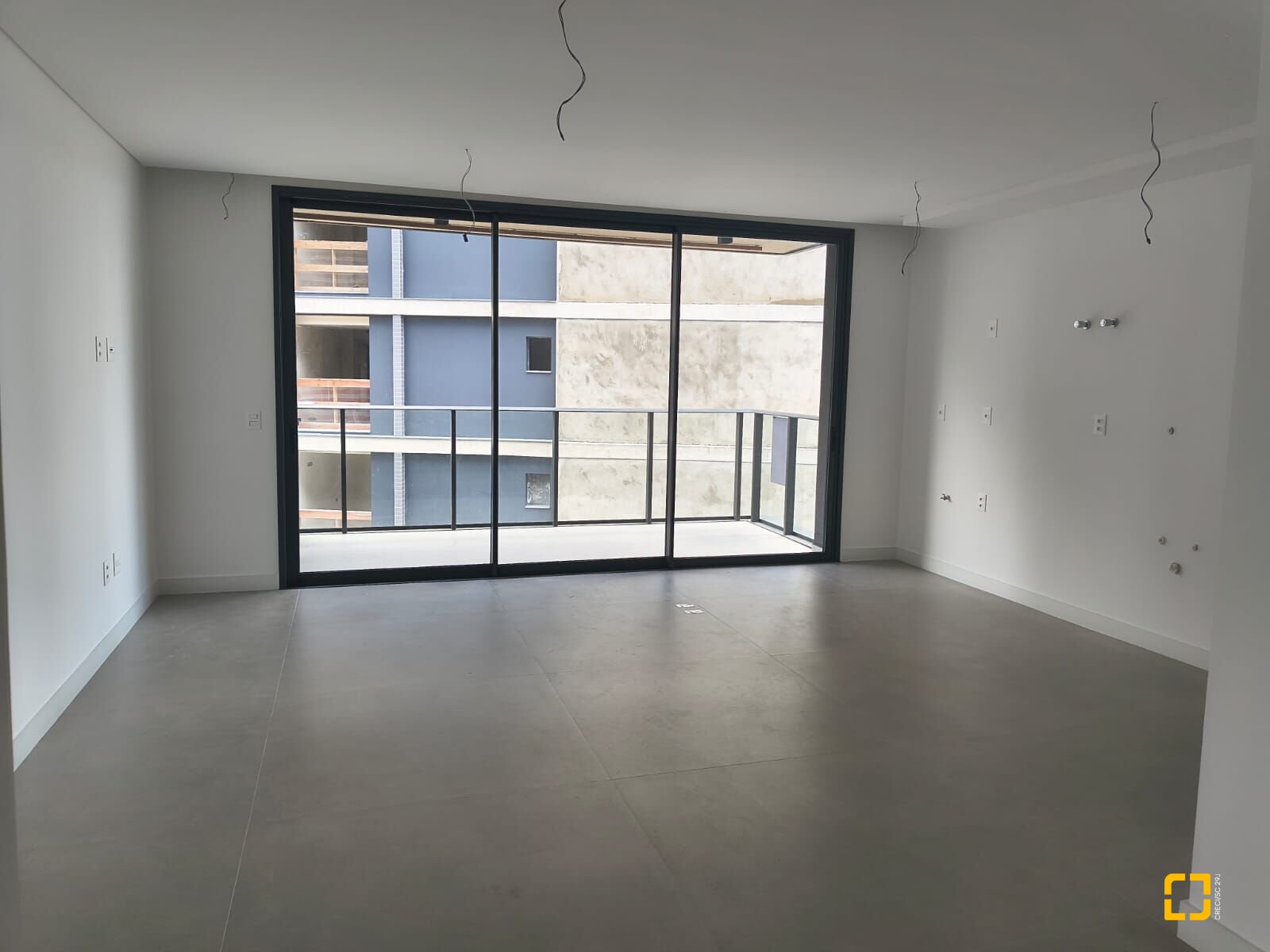 Apartamento com 114m², 5 quartos (sendo 2 suítes), 2 garagens, no bairro Jurerê Internacional em Florianópolis