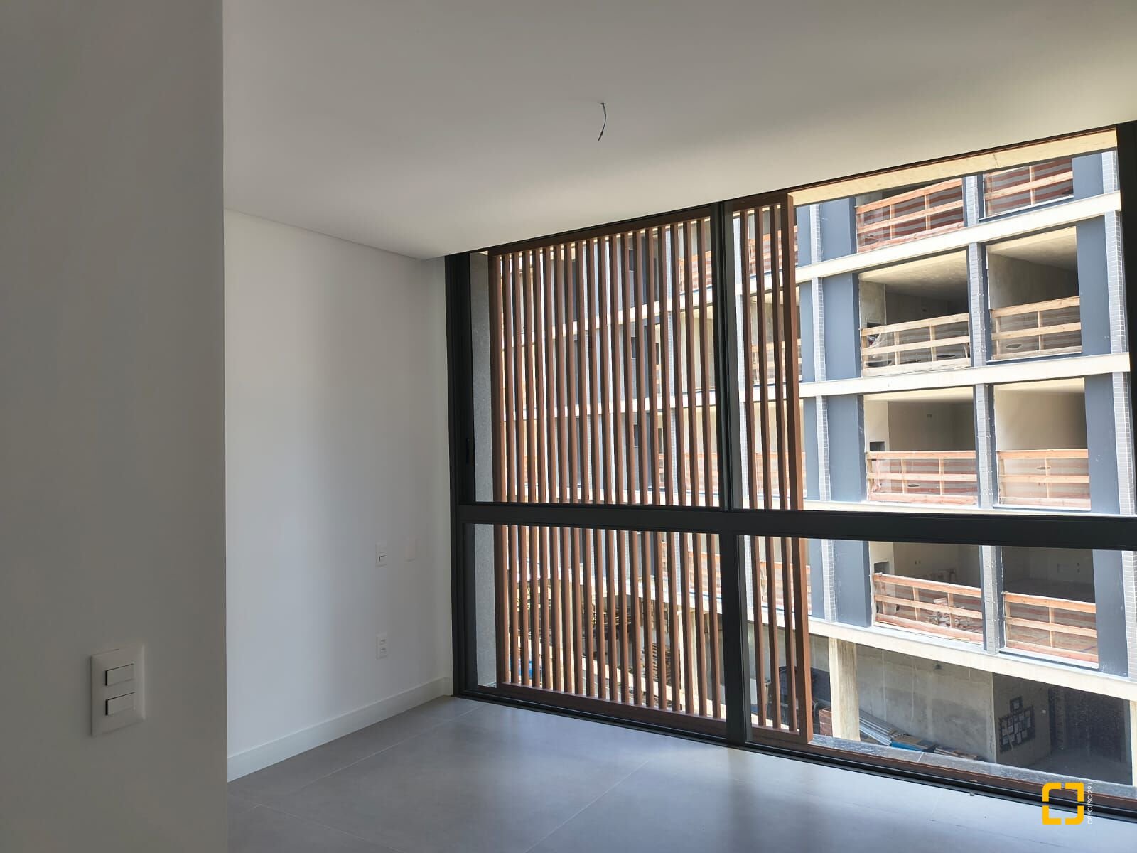Apartamento com 114m², 5 quartos (sendo 2 suítes), 2 garagens, no bairro Jurerê Internacional em Florianópolis