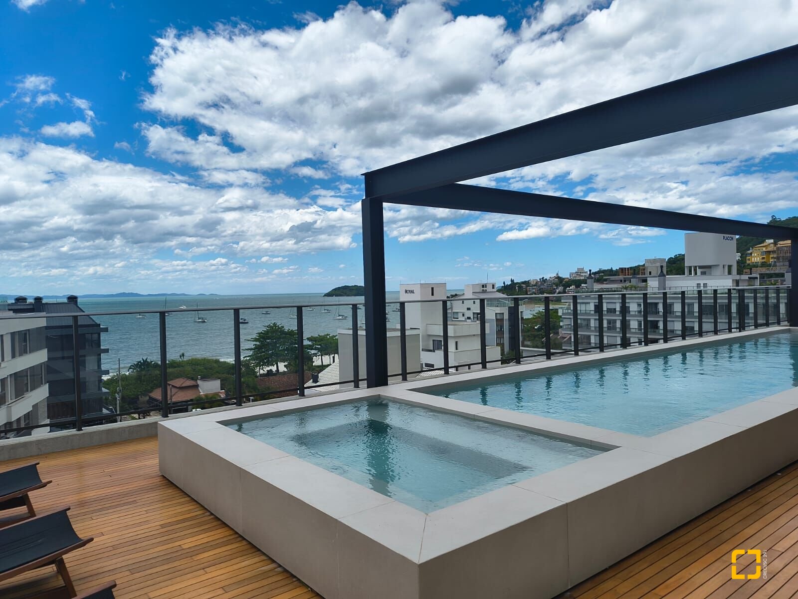 Apartamento com 114m², 5 quartos (sendo 2 suítes), 2 garagens, no bairro Jurerê Internacional em Florianópolis