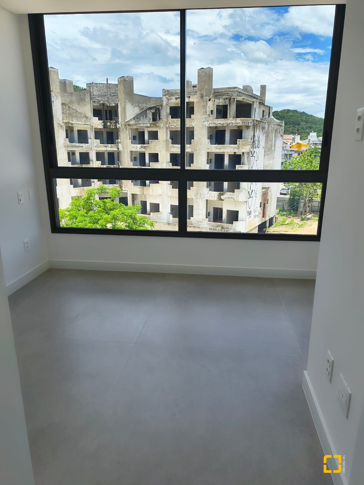 Apartamento com 114m², 5 quartos (sendo 2 suítes), 2 garagens, no bairro Jurerê Internacional em Florianópolis