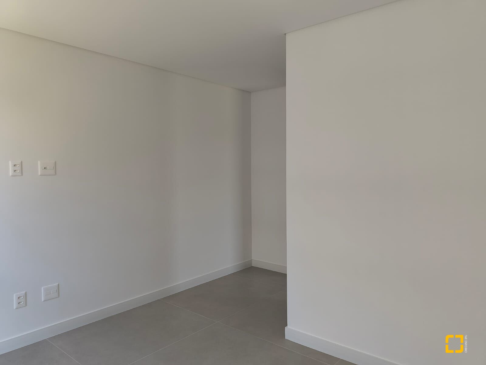 Apartamento com 114m², 5 quartos (sendo 2 suítes), 2 garagens, no bairro Jurerê Internacional em Florianópolis