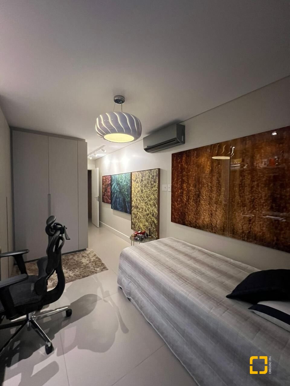 Apartamento com 147m², 4 quartos (sendo 2 suítes), no bairro Jurerê Internacional em Florianópolis