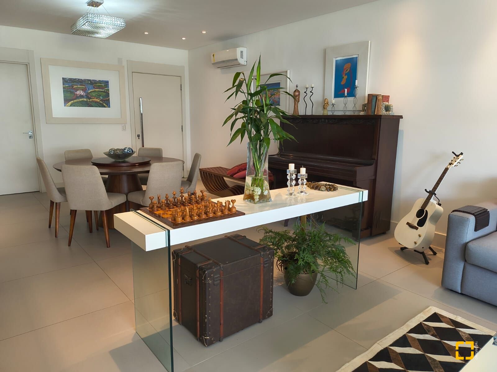 Apartamento com 147m², 6 quartos (sendo 3 suítes), 2 garagens, no bairro Jurerê Internacional em Florianópolis