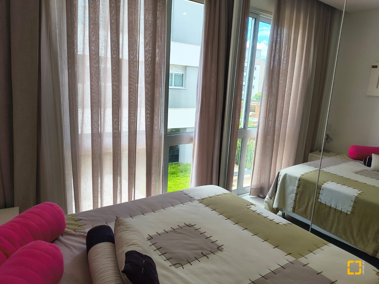 Apartamento com 147m², 6 quartos (sendo 3 suítes), 2 garagens, no bairro Jurerê Internacional em Florianópolis