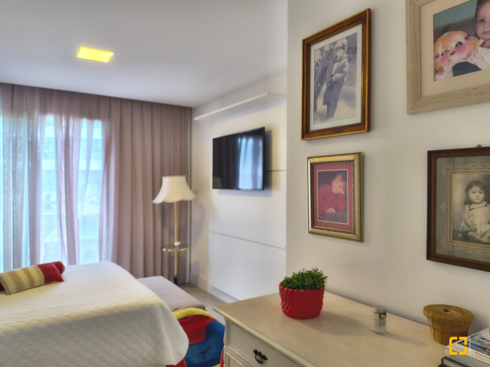 Apartamento com 147m², 6 quartos (sendo 3 suítes), 2 garagens, no bairro Jurerê Internacional em Florianópolis
