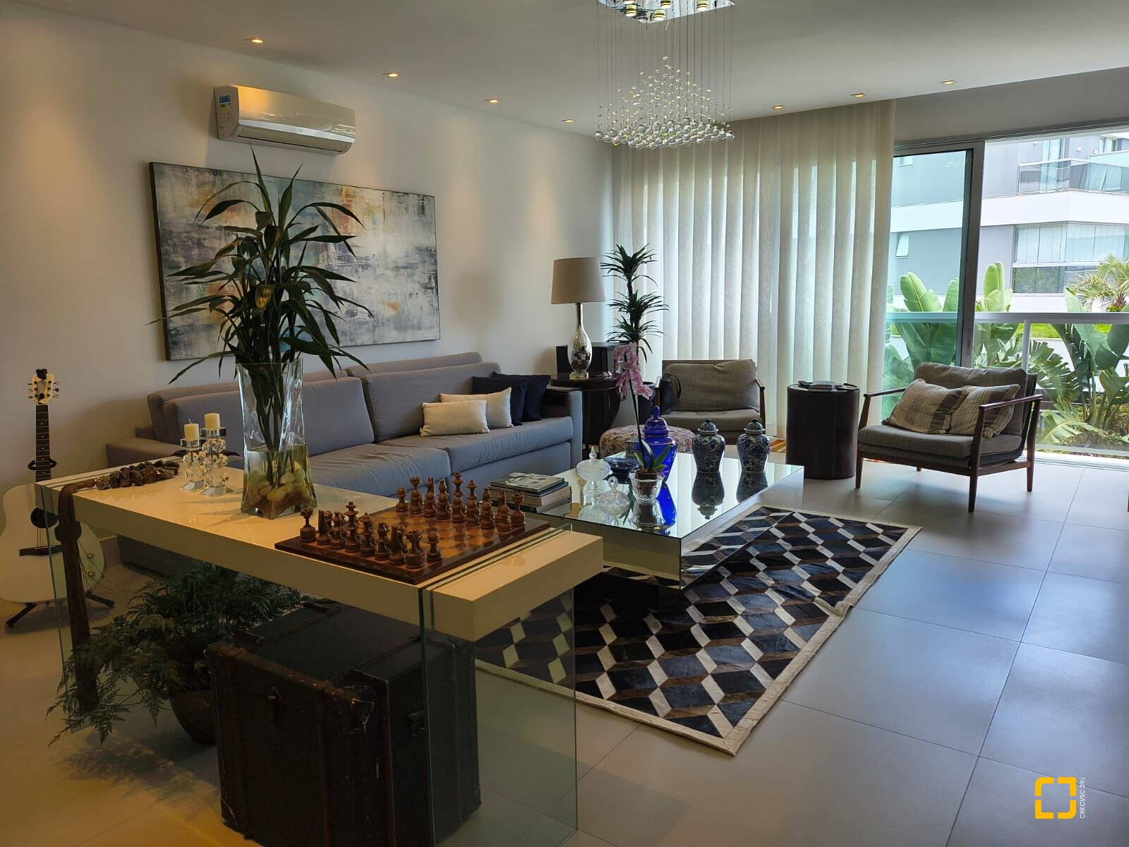 Apartamento com 147m², 6 quartos (sendo 3 suítes), 2 garagens, no bairro Jurerê Internacional em Florianópolis
