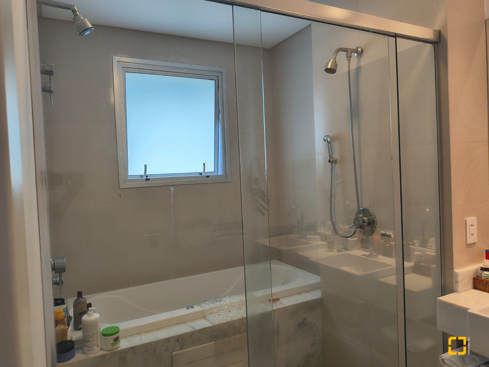 Apartamento com 147m², 6 quartos (sendo 3 suítes), 2 garagens, no bairro Jurerê Internacional em Florianópolis