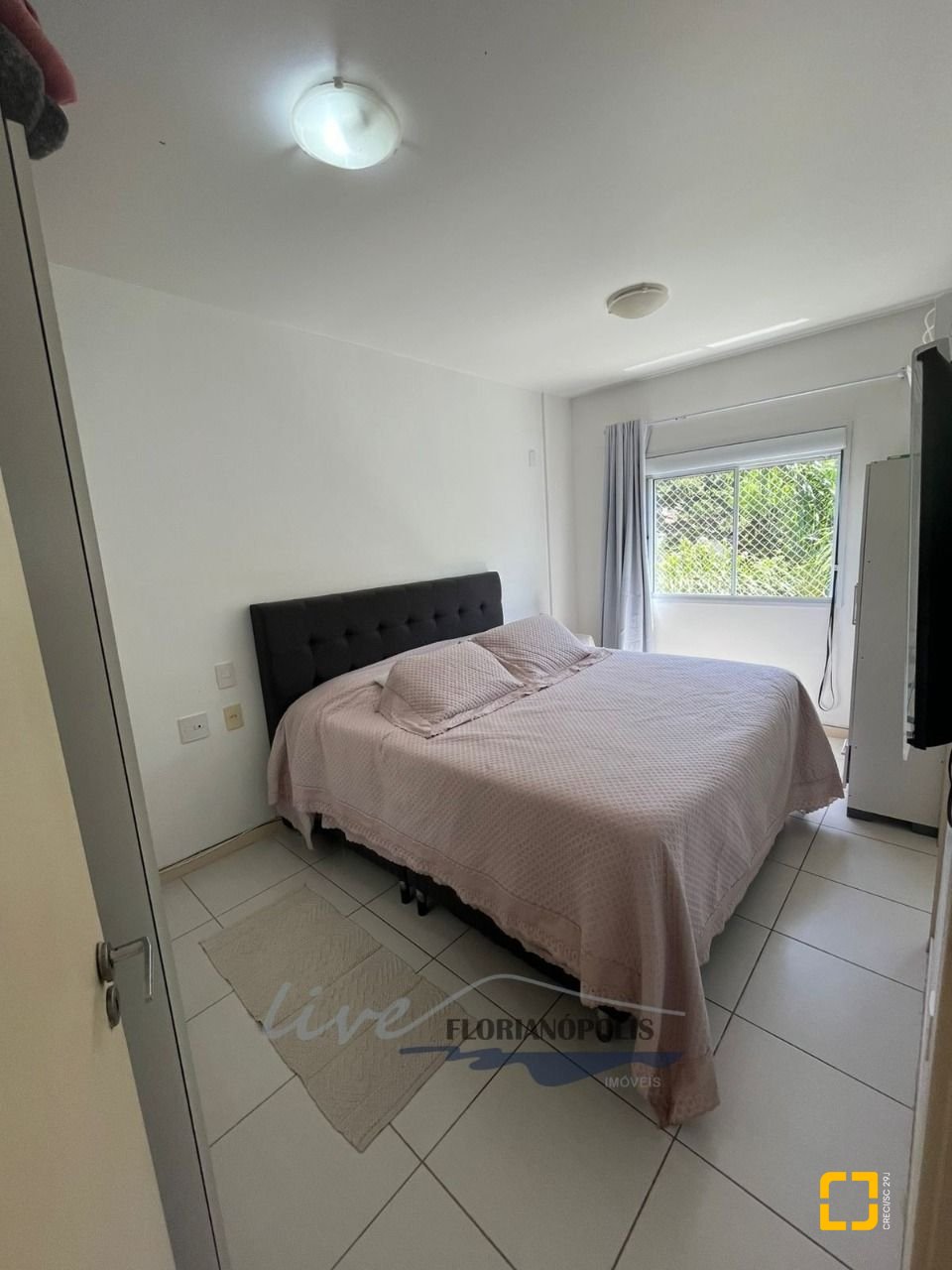 Apartamento com 69m², 3 quartos (sendo 1 suíte), 1 garagem, no bairro Canasvieiras em Florianópolis