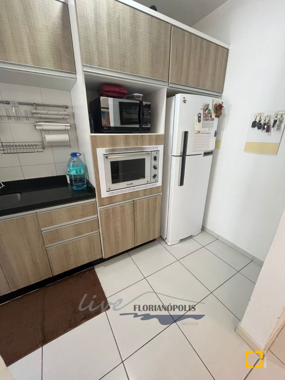 Apartamento com 69m², 3 quartos (sendo 1 suíte), 1 garagem, no bairro Canasvieiras em Florianópolis