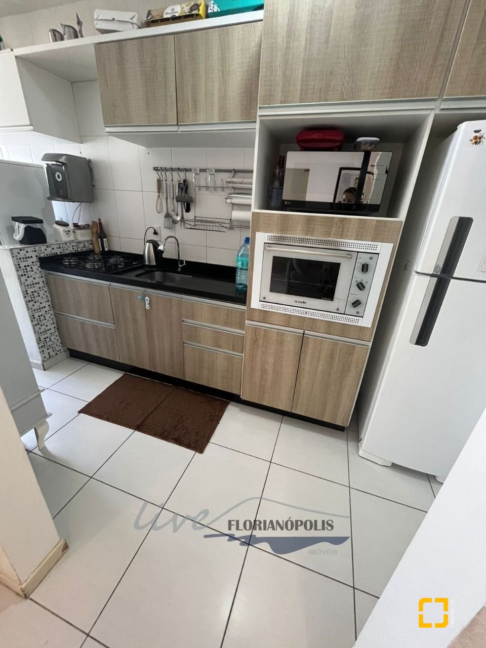 Apartamento com 69m², 3 quartos (sendo 1 suíte), 1 garagem, no bairro Canasvieiras em Florianópolis