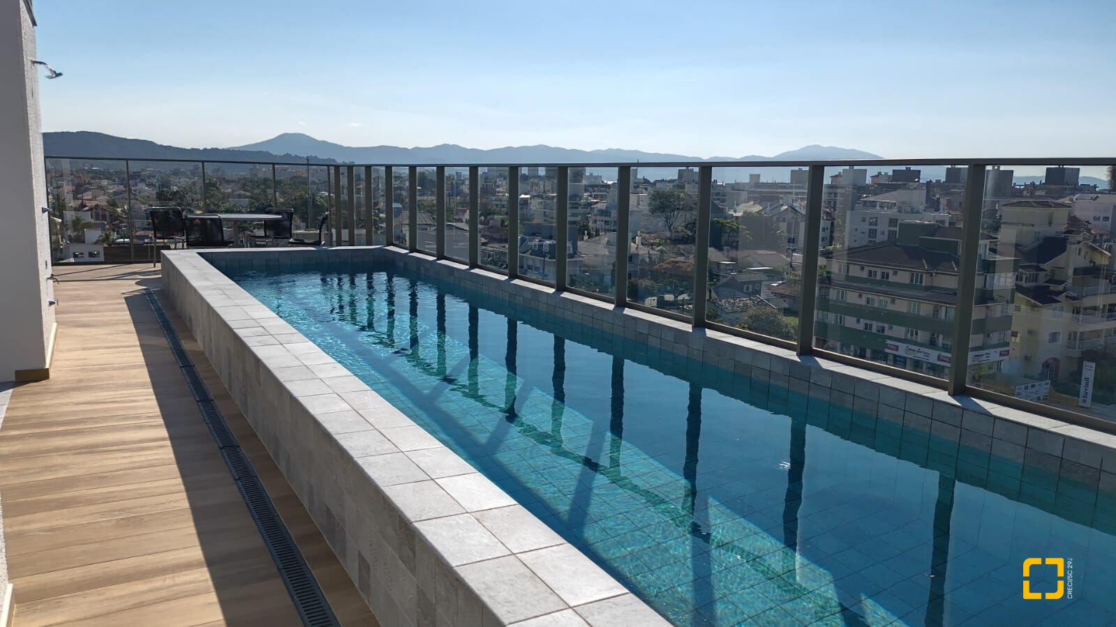 Apartamento com 65m², 3 quartos (sendo 1 suíte), 1 garagem, no bairro Jurerê Internacional em Florianópolis