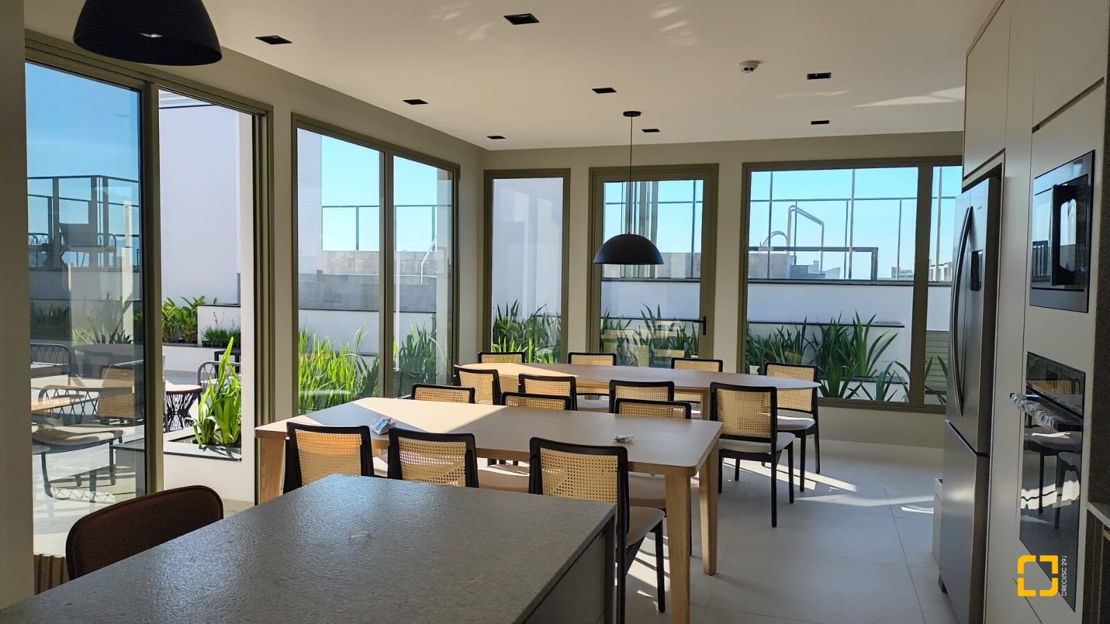 Apartamento com 65m², 3 quartos (sendo 1 suíte), 1 garagem, no bairro Jurerê Internacional em Florianópolis
