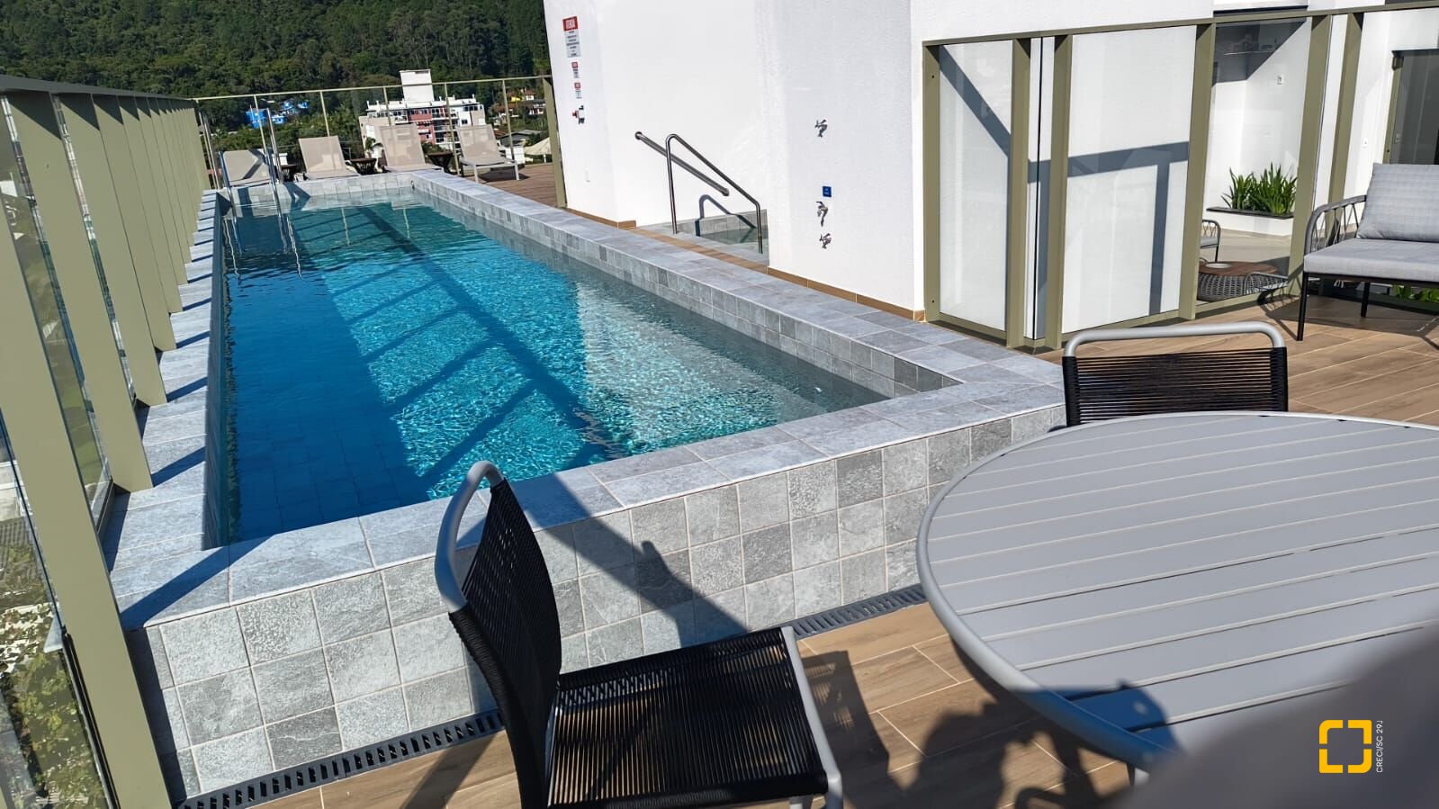 Apartamento com 65m², 3 quartos (sendo 1 suíte), 1 garagem, no bairro Jurerê Internacional em Florianópolis