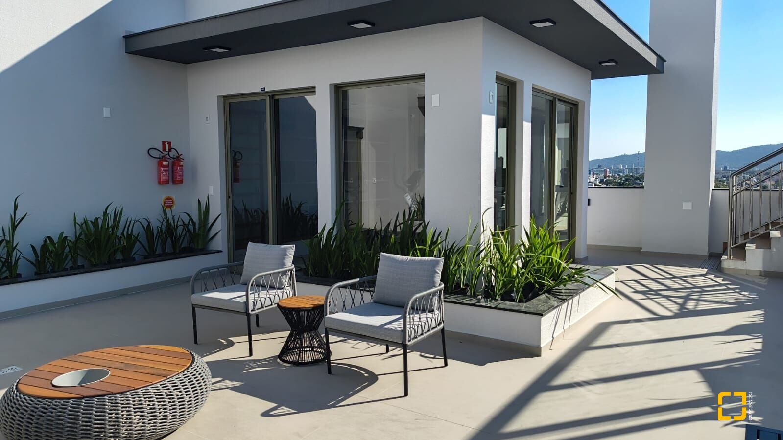 Apartamento com 65m², 3 quartos (sendo 1 suíte), 1 garagem, no bairro Jurerê Internacional em Florianópolis