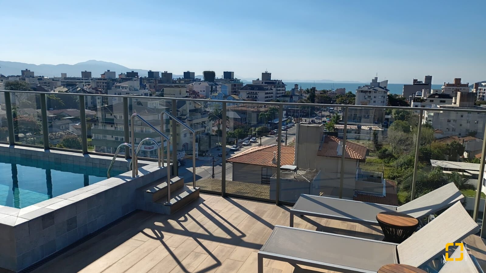 Apartamento com 65m², 3 quartos (sendo 1 suíte), 1 garagem, no bairro Jurerê Internacional em Florianópolis