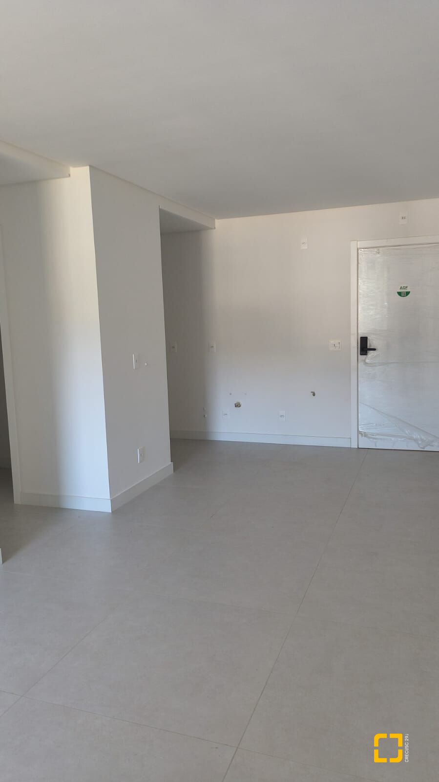 Apartamento com 65m², 3 quartos (sendo 1 suíte), 1 garagem, no bairro Jurerê Internacional em Florianópolis