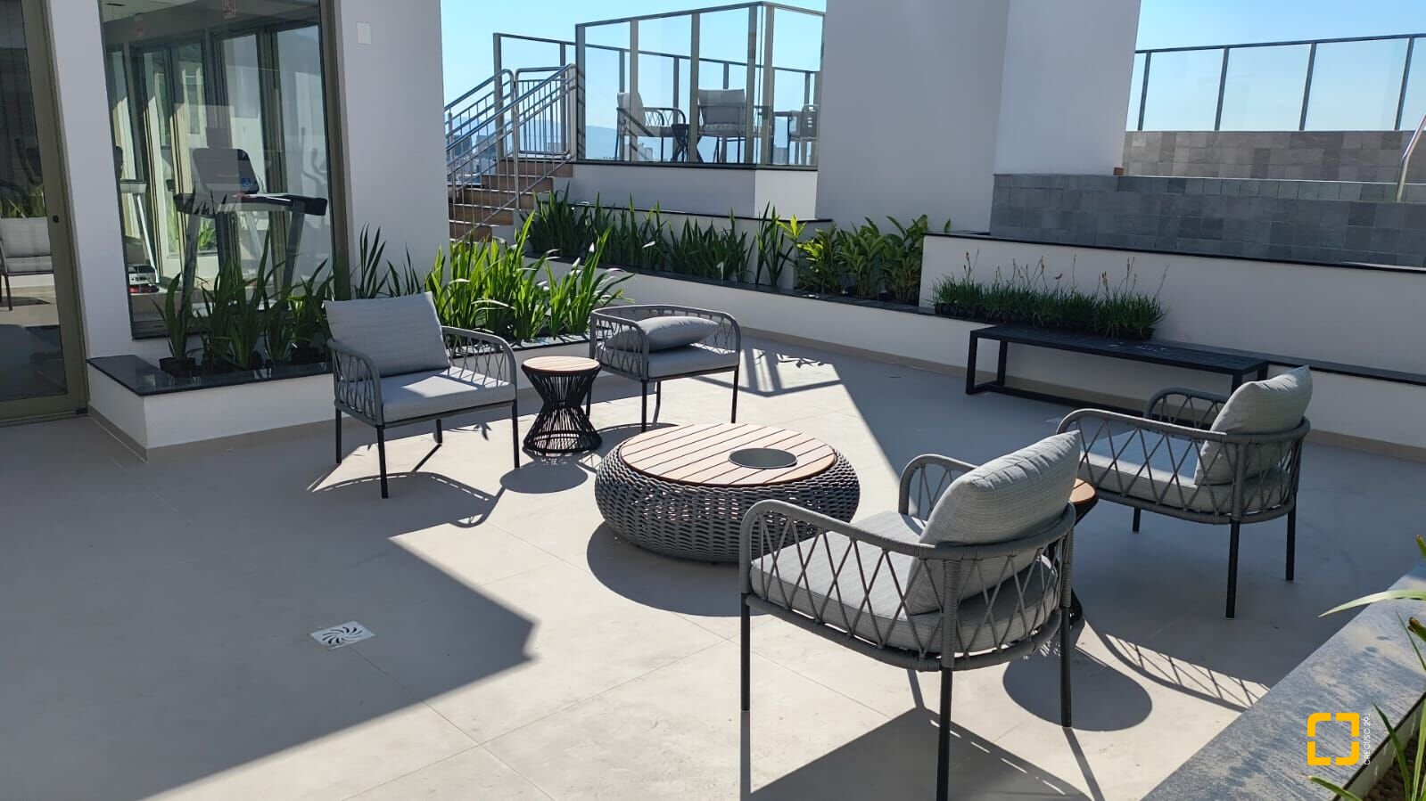 Apartamento com 65m², 3 quartos (sendo 1 suíte), 1 garagem, no bairro Jurerê Internacional em Florianópolis