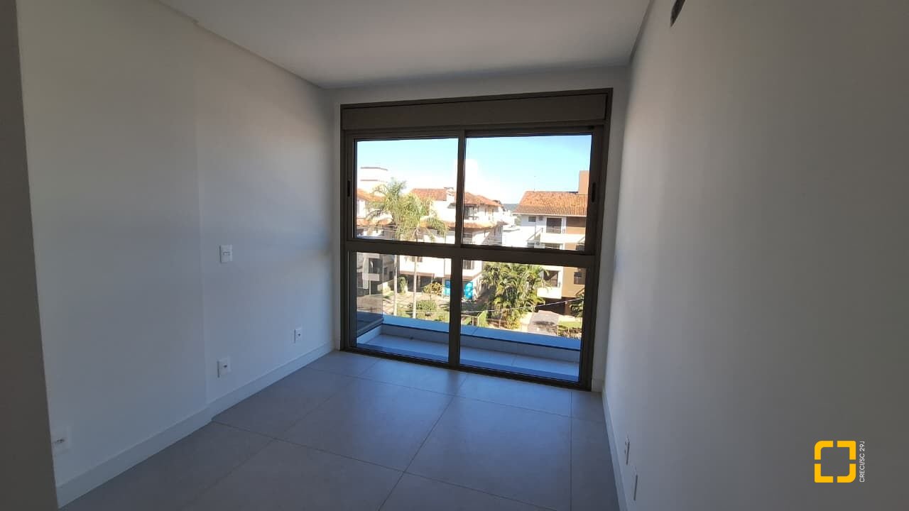 Apartamento com 65m², 4 quartos (sendo 2 suítes), 2 garagens, no bairro Jurerê Internacional em Florianópolis