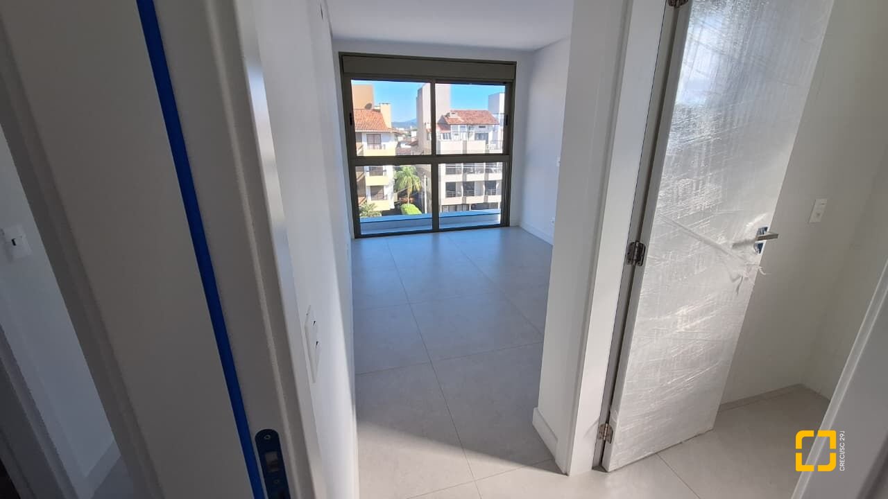 Apartamento com 65m², 4 quartos (sendo 2 suítes), 2 garagens, no bairro Jurerê Internacional em Florianópolis