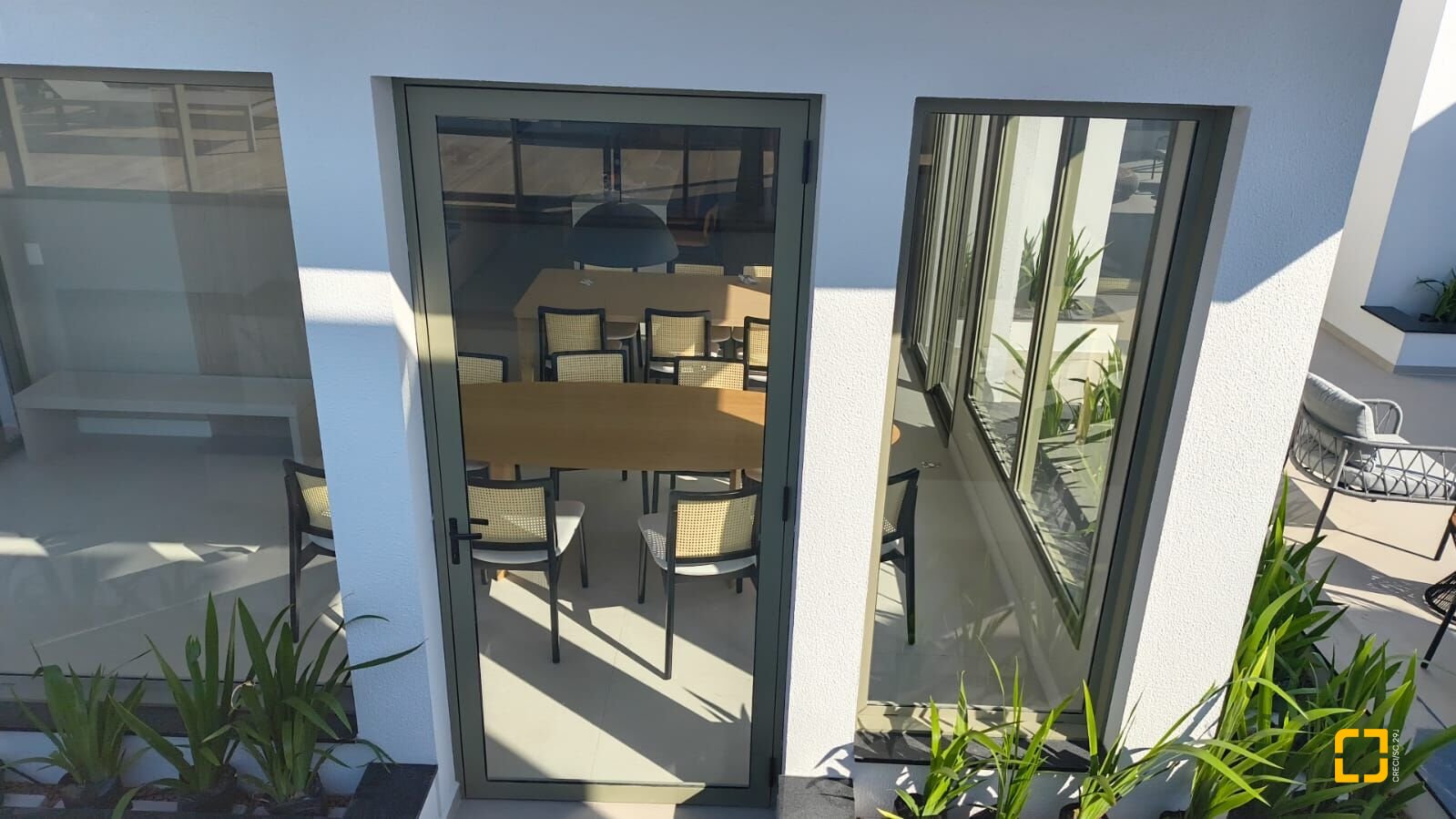 Apartamento com 65m², 4 quartos (sendo 2 suítes), 2 garagens, no bairro Jurerê Internacional em Florianópolis