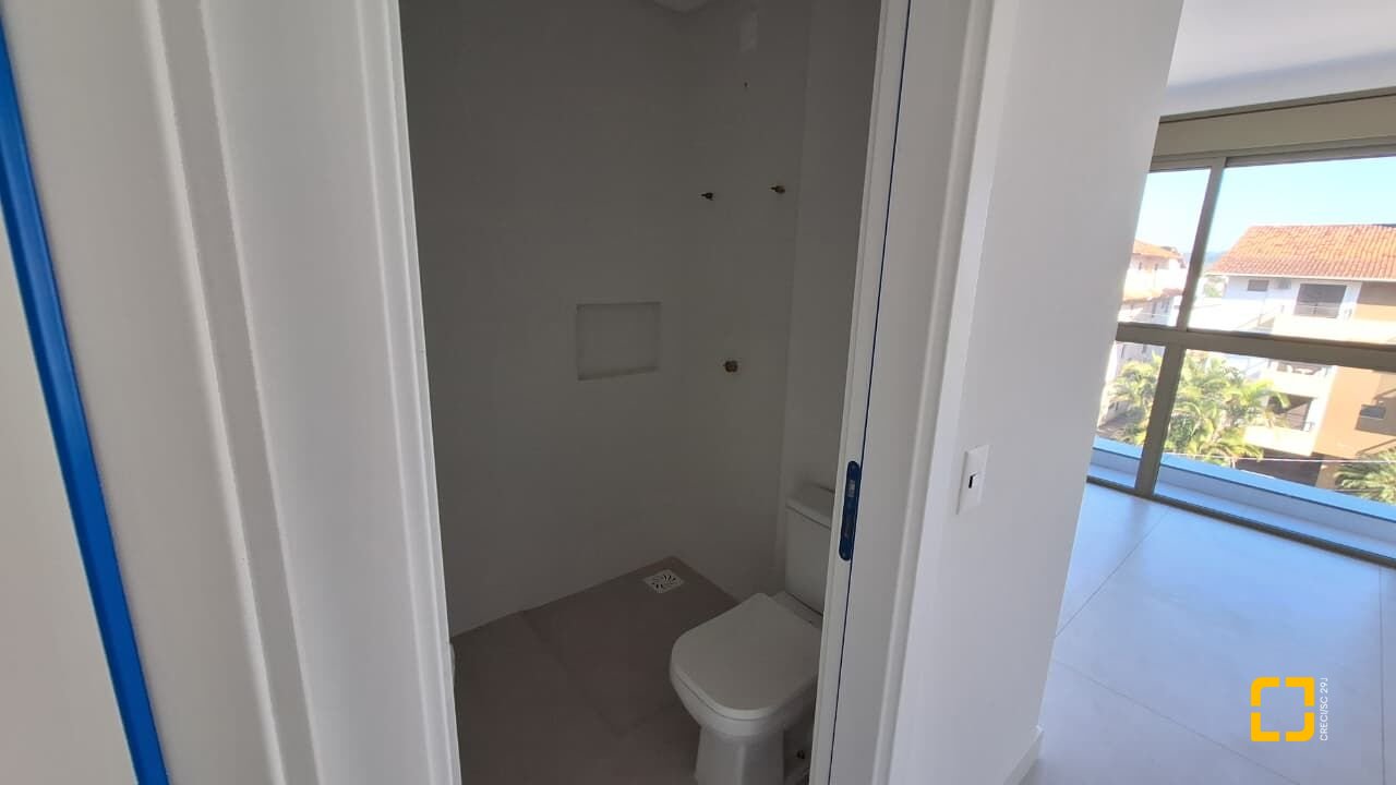Apartamento com 65m², 4 quartos (sendo 2 suítes), 2 garagens, no bairro Jurerê Internacional em Florianópolis