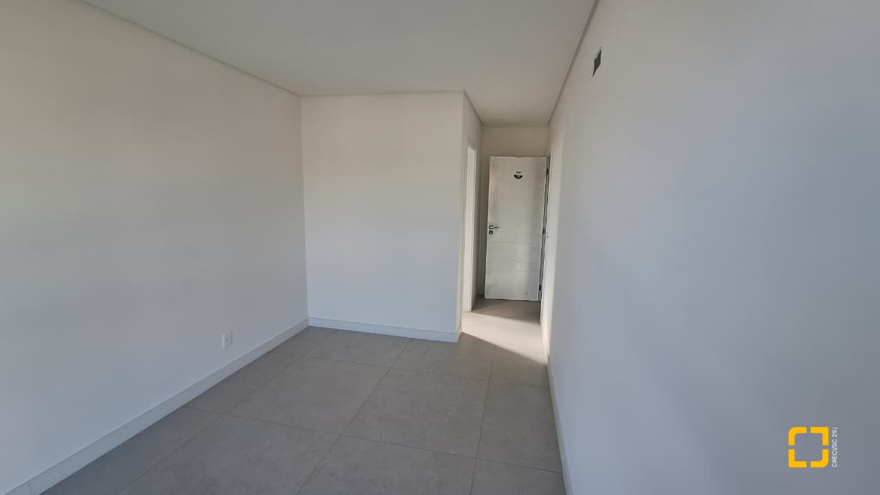 Apartamento com 65m², 4 quartos (sendo 2 suítes), 2 garagens, no bairro Jurerê Internacional em Florianópolis
