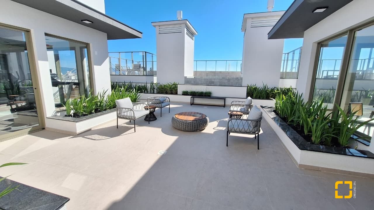 Apartamento com 65m², 4 quartos (sendo 2 suítes), 2 garagens, no bairro Jurerê Internacional em Florianópolis