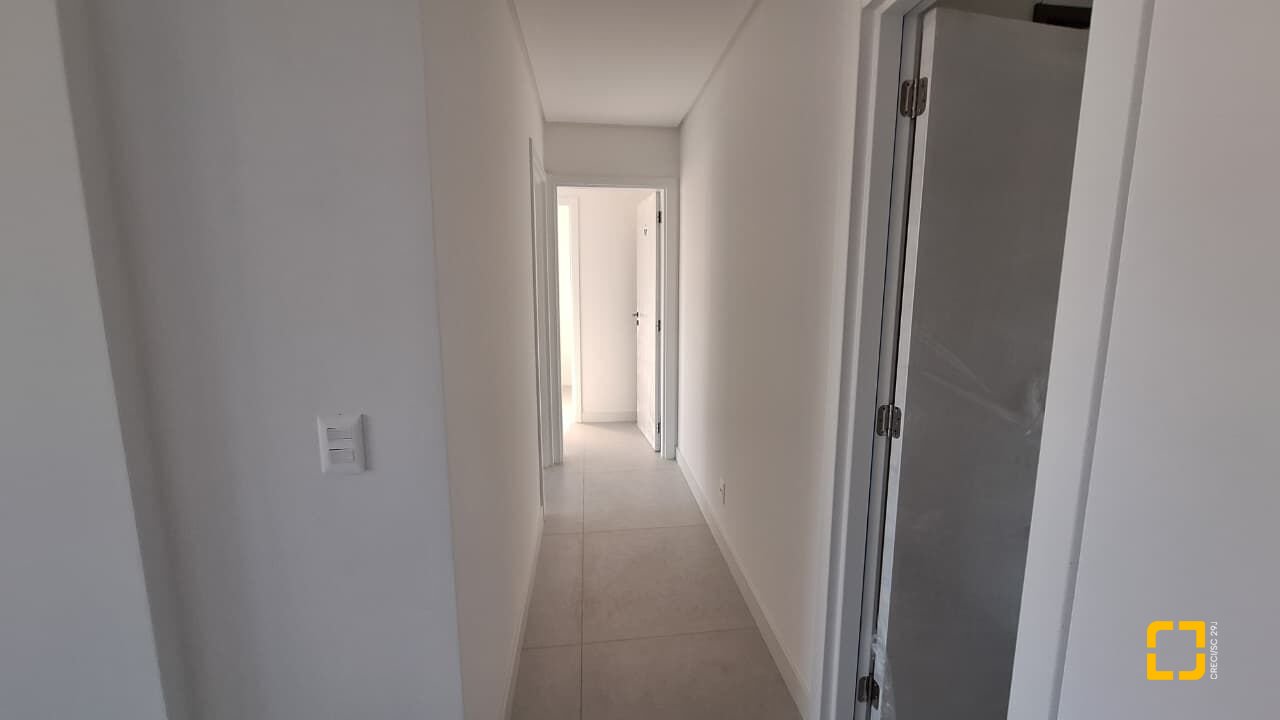Apartamento com 65m², 4 quartos (sendo 2 suítes), 2 garagens, no bairro Jurerê Internacional em Florianópolis