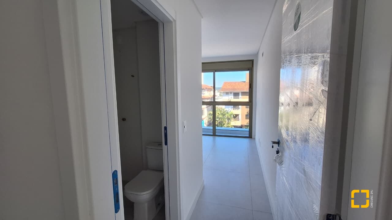 Apartamento com 65m², 4 quartos (sendo 2 suítes), 2 garagens, no bairro Jurerê Internacional em Florianópolis