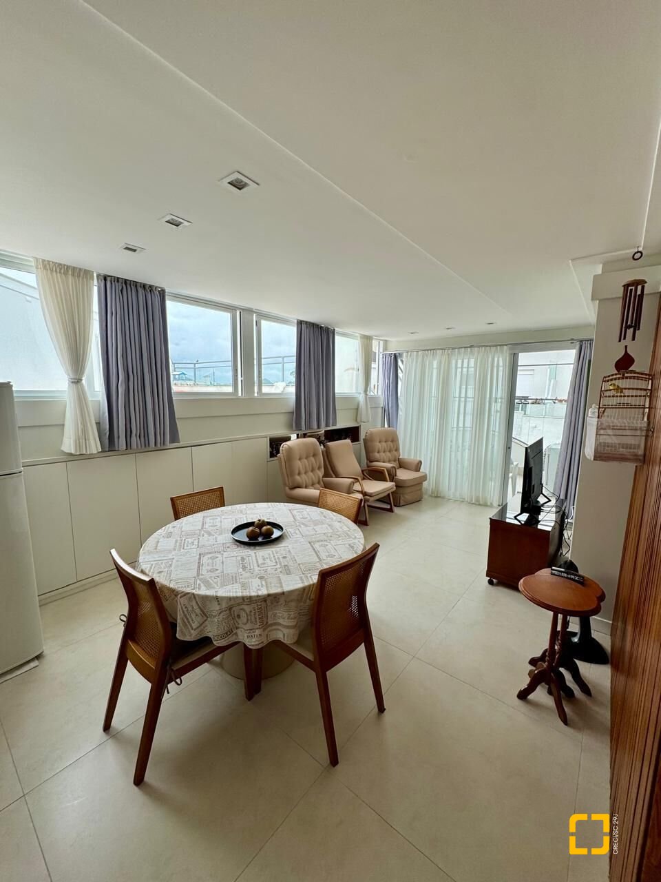 Cobertura com 226m², 3 quartos (sendo 2 suítes), 2 garagens, no bairro Jurerê Internacional em Florianópolis
