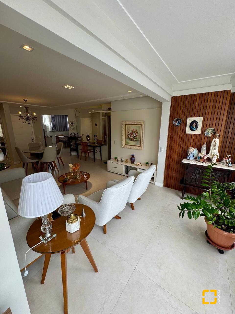 Cobertura com 226m², 3 quartos (sendo 2 suítes), 2 garagens, no bairro Jurerê Internacional em Florianópolis