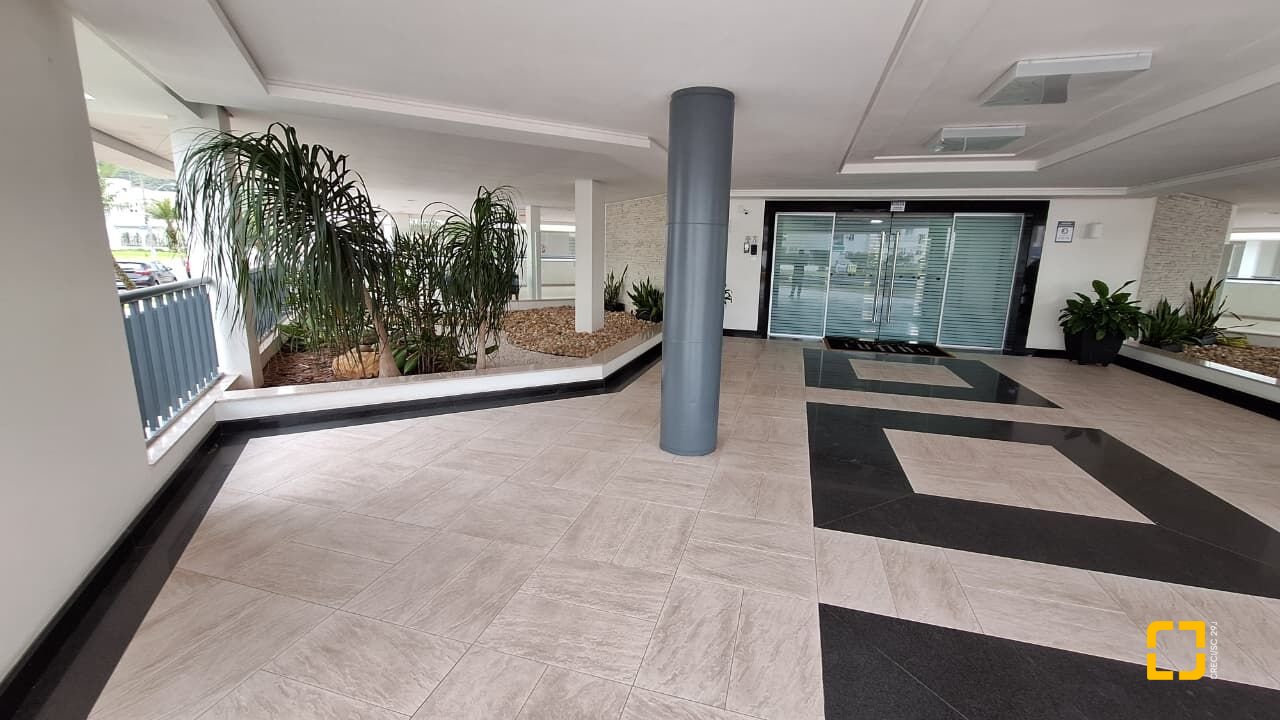 Cobertura com 226m², 3 quartos (sendo 2 suítes), 2 garagens, no bairro Jurerê Internacional em Florianópolis