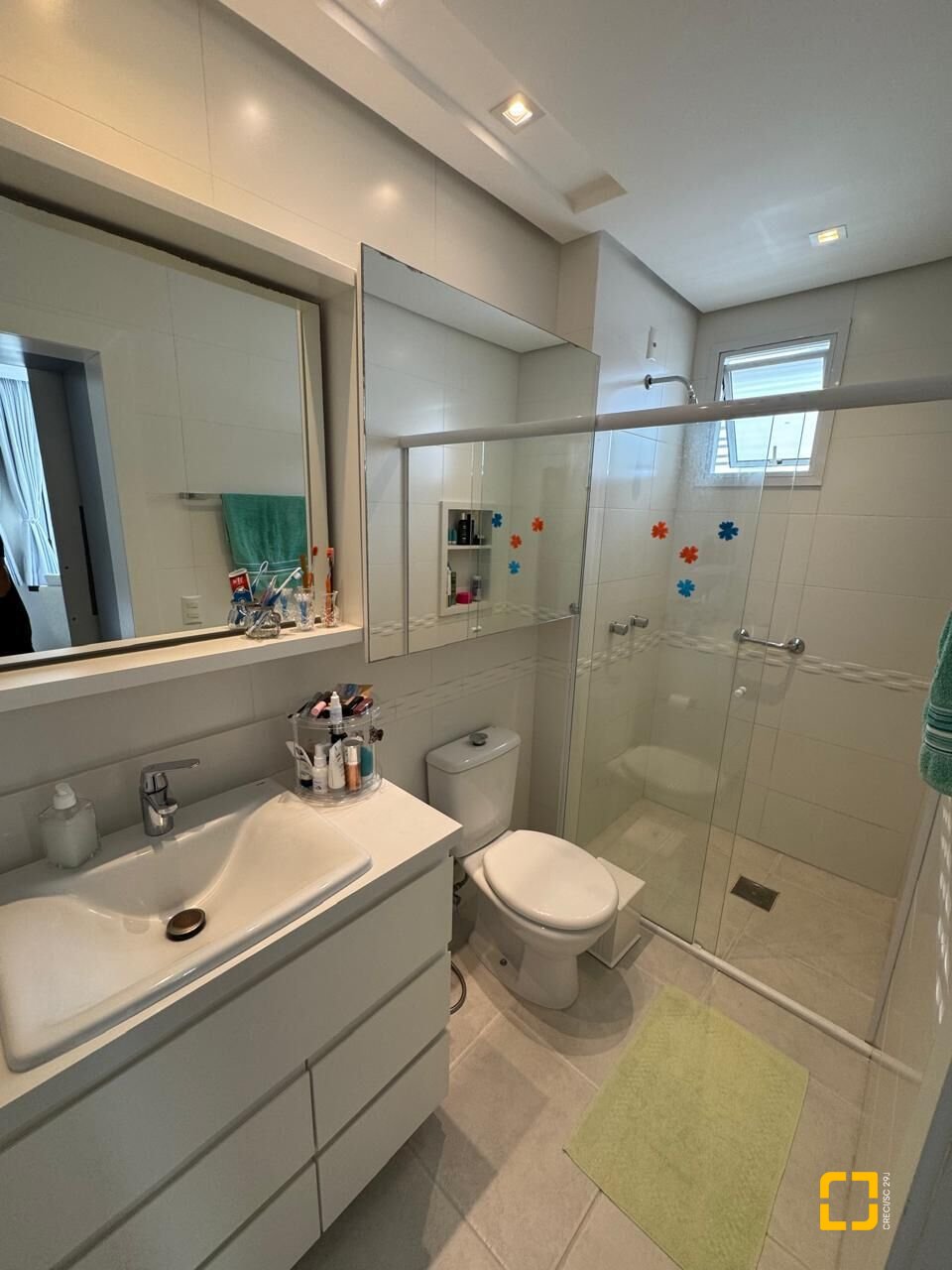 Cobertura com 226m², 3 quartos (sendo 2 suítes), 2 garagens, no bairro Jurerê Internacional em Florianópolis