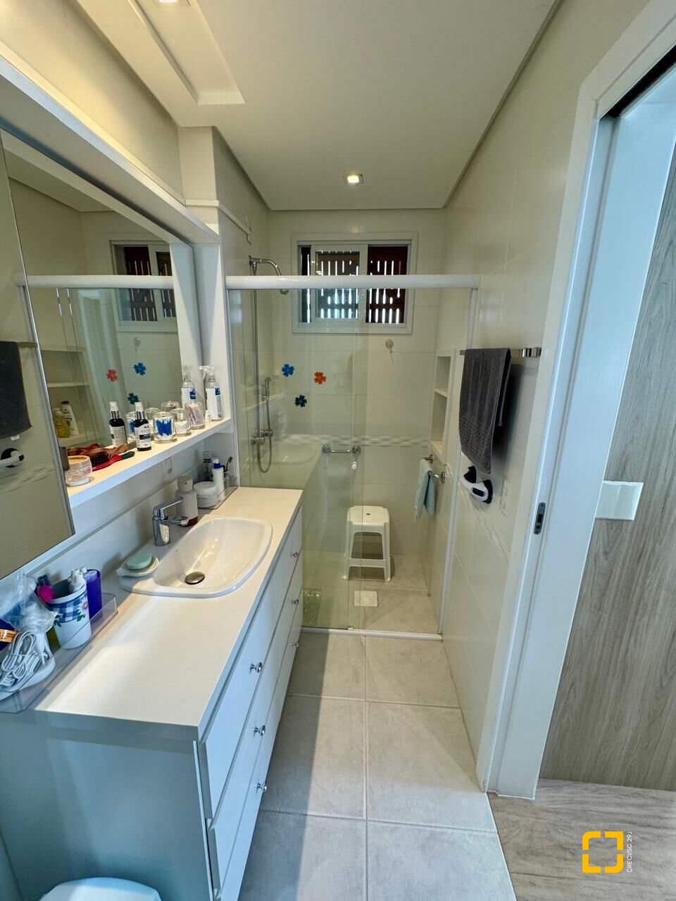 Cobertura com 226m², 3 quartos (sendo 2 suítes), 2 garagens, no bairro Jurerê Internacional em Florianópolis