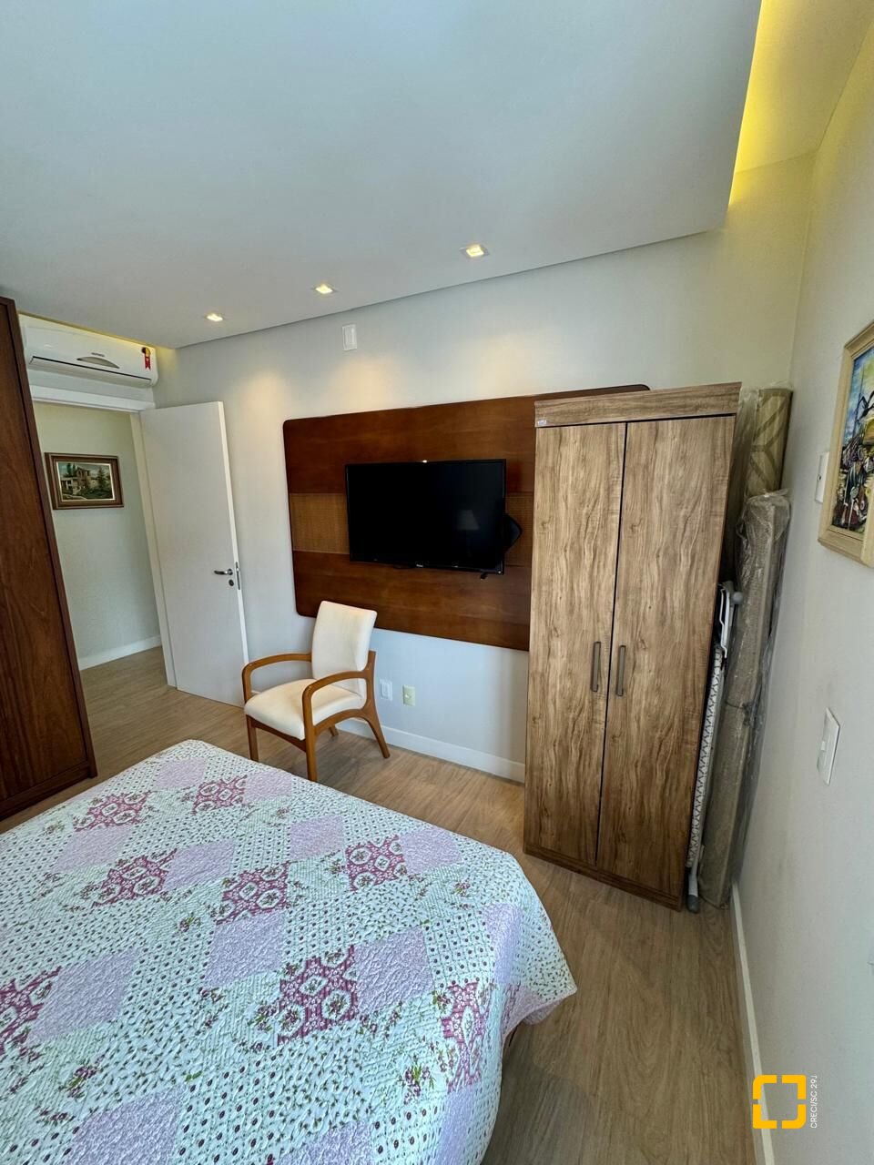 Cobertura com 226m², 3 quartos (sendo 2 suítes), 2 garagens, no bairro Jurerê Internacional em Florianópolis