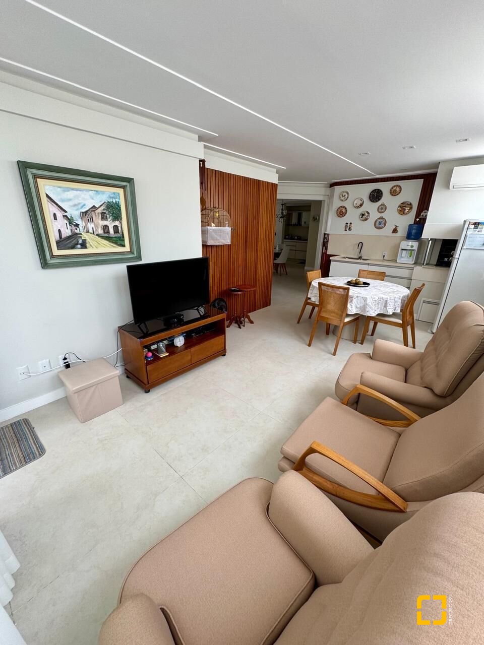 Cobertura com 226m², 3 quartos (sendo 2 suítes), 2 garagens, no bairro Jurerê Internacional em Florianópolis