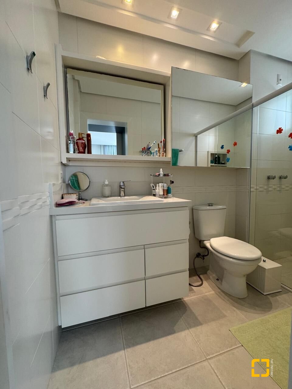 Cobertura com 226m², 3 quartos (sendo 2 suítes), 2 garagens, no bairro Jurerê Internacional em Florianópolis