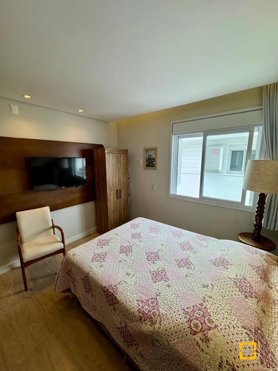 Cobertura com 226m², 3 quartos (sendo 2 suítes), 2 garagens, no bairro Jurerê Internacional em Florianópolis