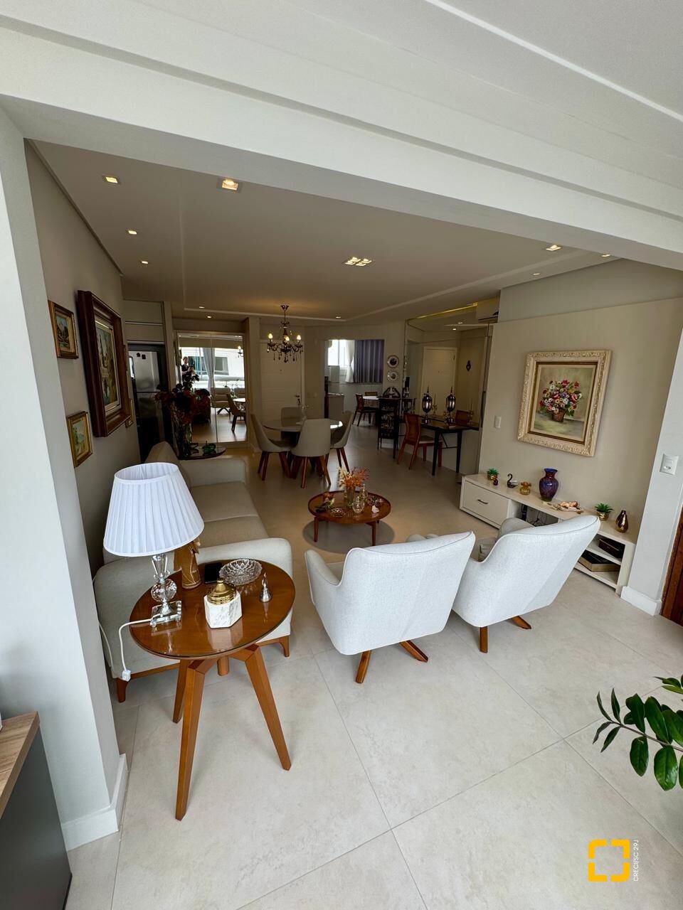 Cobertura com 226m², 3 quartos (sendo 2 suítes), 2 garagens, no bairro Jurerê Internacional em Florianópolis
